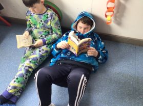 Snuggle up and read in P7