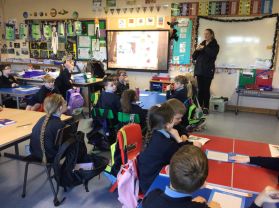 P3/4 planting crocus bulbs